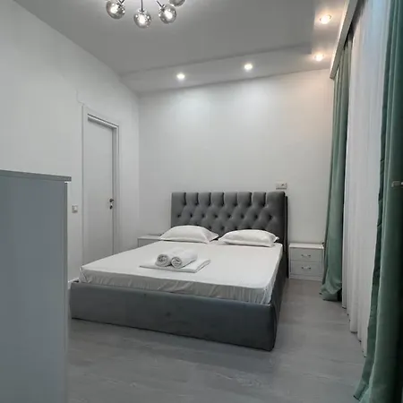 Center By Acme Rent