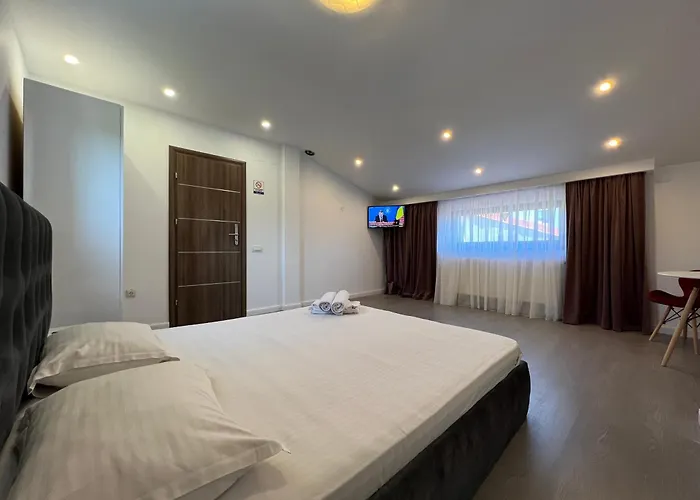 Center By Acme Rent 3* 부쿠레슈티