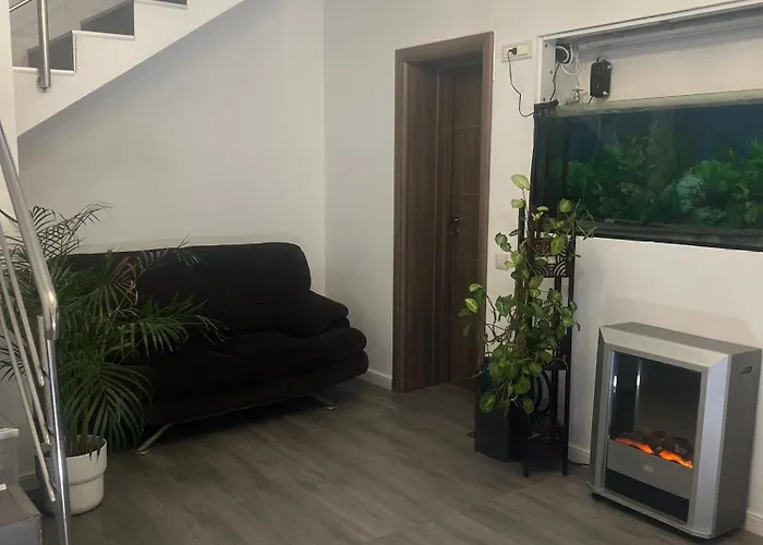 Center By Acme Rent 게스트하우스 부쿠레슈티