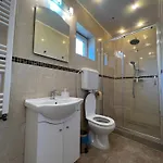 Center By Acme Rent