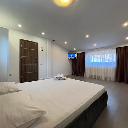 Center By Acme Rent 3* Boekarest