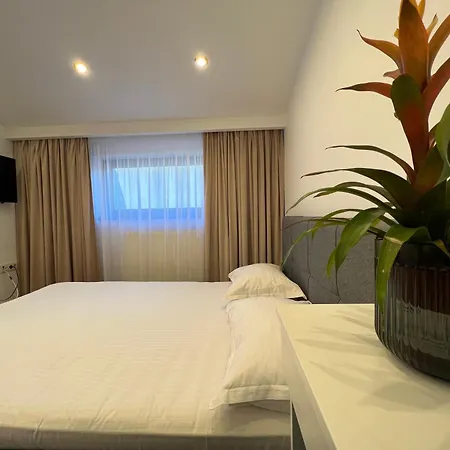 Center By Acme Rent Гостьовий будинок