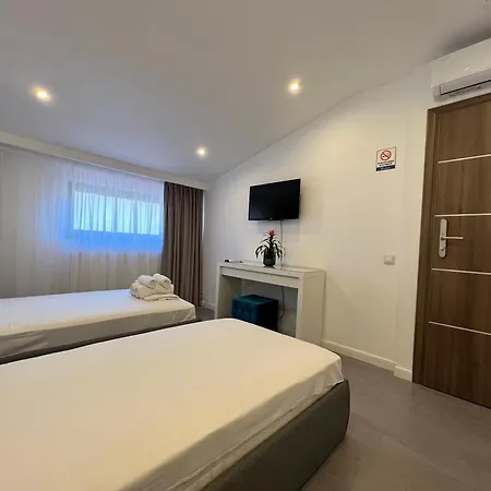 Center By Acme Rent 3* Bukarest