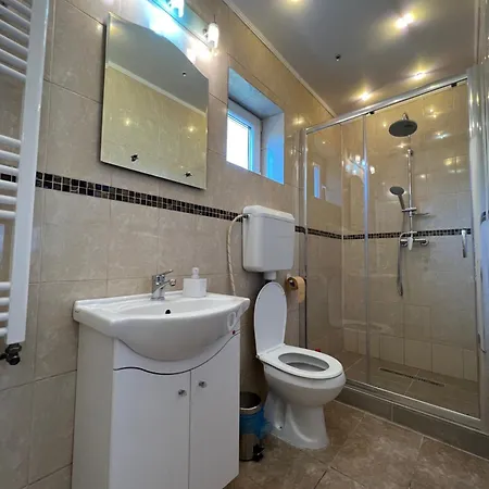 Center By Acme Rent