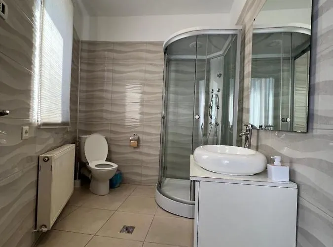 Center By Acme Rent 3*