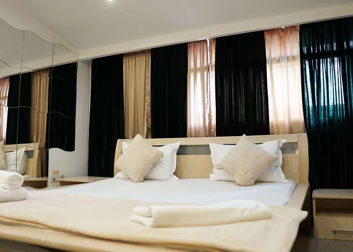 Center By Acme Rent